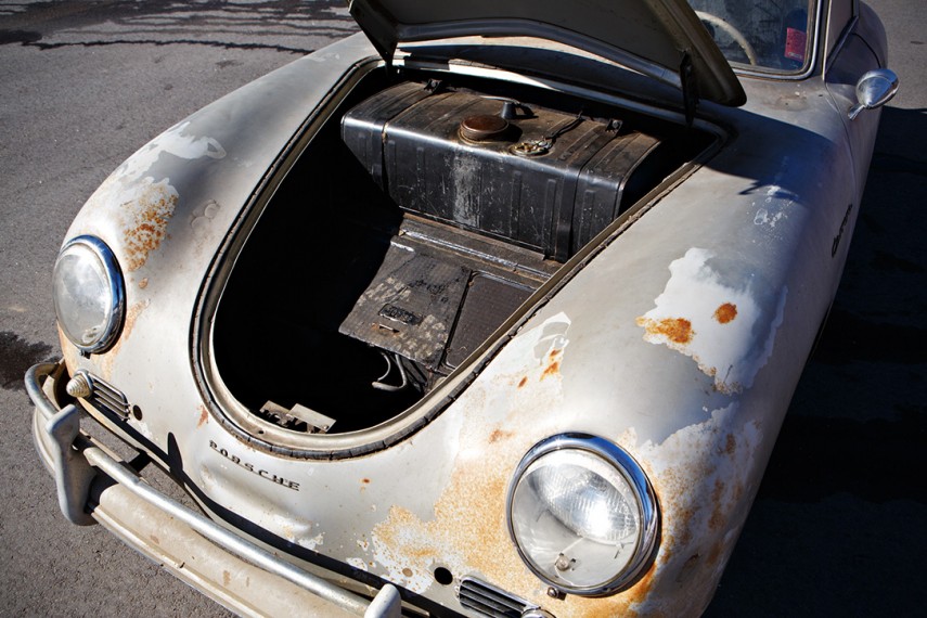 Carro raro que estava abandonado vai a leilão e pode custar R$ 2,2 milhões