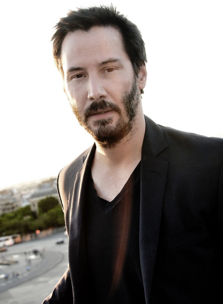 Embora o ator Keanu Reeves não tenha sido o melhor na escola, ele era uma estrela quando se tratava de esportes no ensino médio. O beisebol e o basquete eram pontos fortes, e, como é adequado para um adolescente canadense, ele se destacou especialmente no hóquei no gelo. Como um goleiro, era tão difícil vencê-lo que ele era conhecido como The Wall (parede).