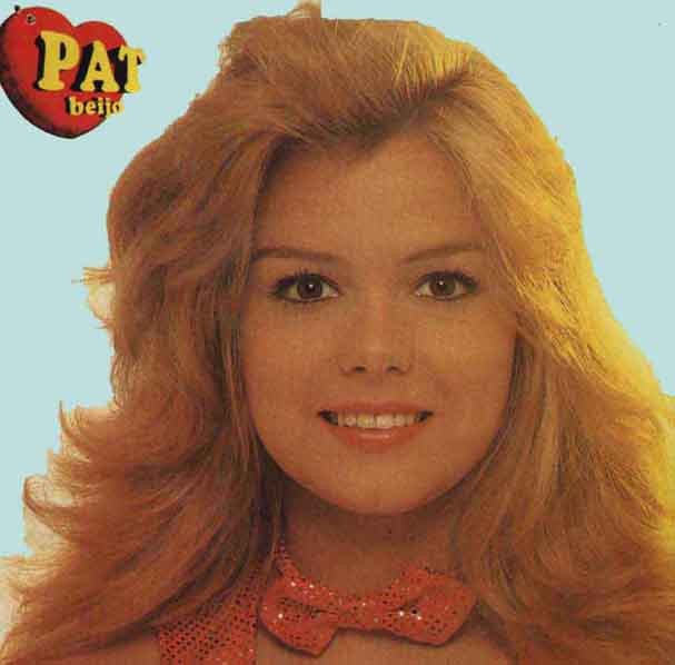 A Pat Beijo era apresentadora do Clube da Criança, da extinta TV Manchete, na época em que o programa exibia Cavaleiros do Zodíaco! Lembra?