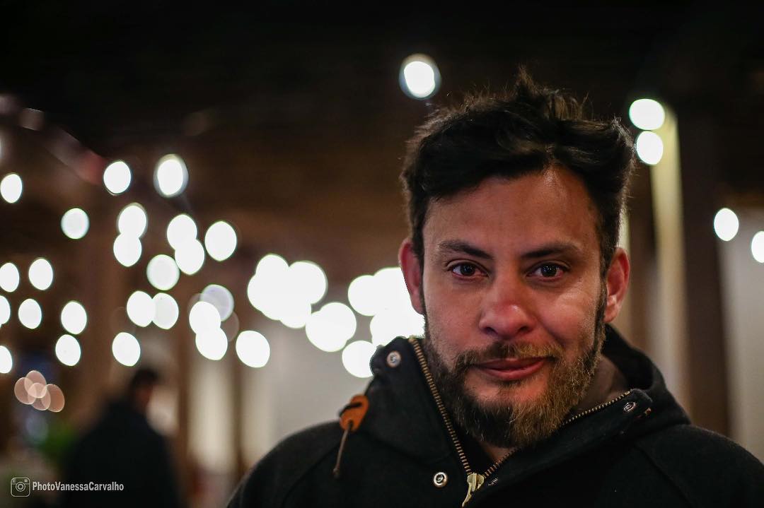 Livro de criador de famosos Cacau Oliver é lançado; leia trechos