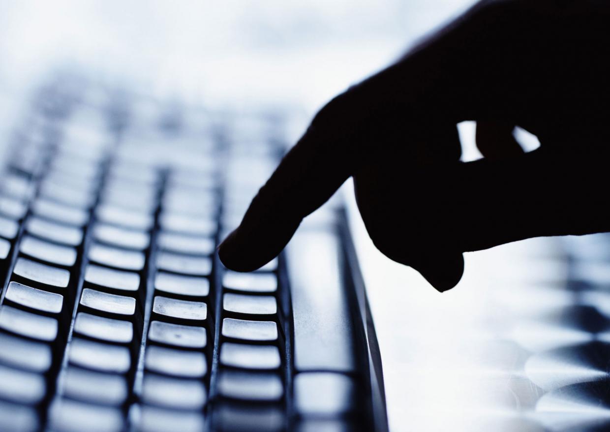 Número de fotos pornôs de crianças na internet bate recorde