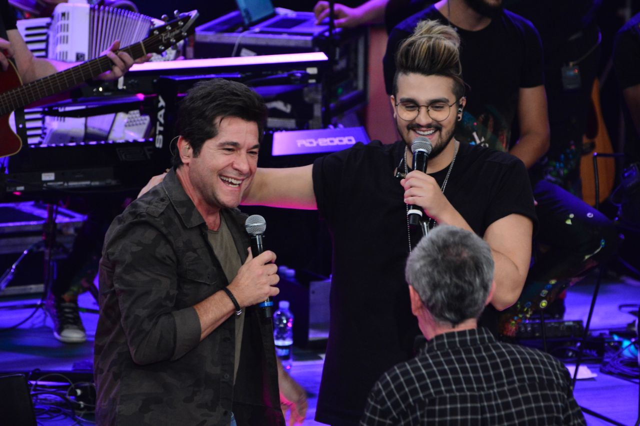 'Inesquecível', diz Luan Santana sobre cantar com Daniel