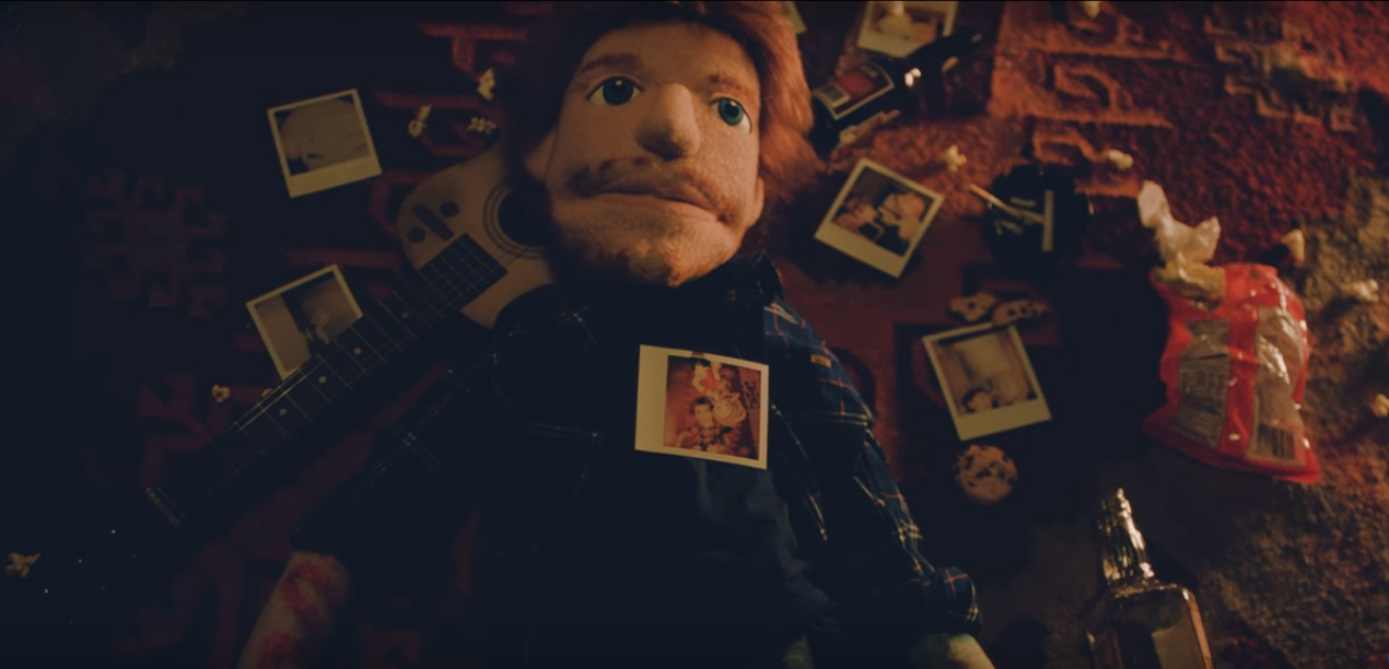 Assista ao alter ego fantoche de Ed Sheeran no clipe de Happier