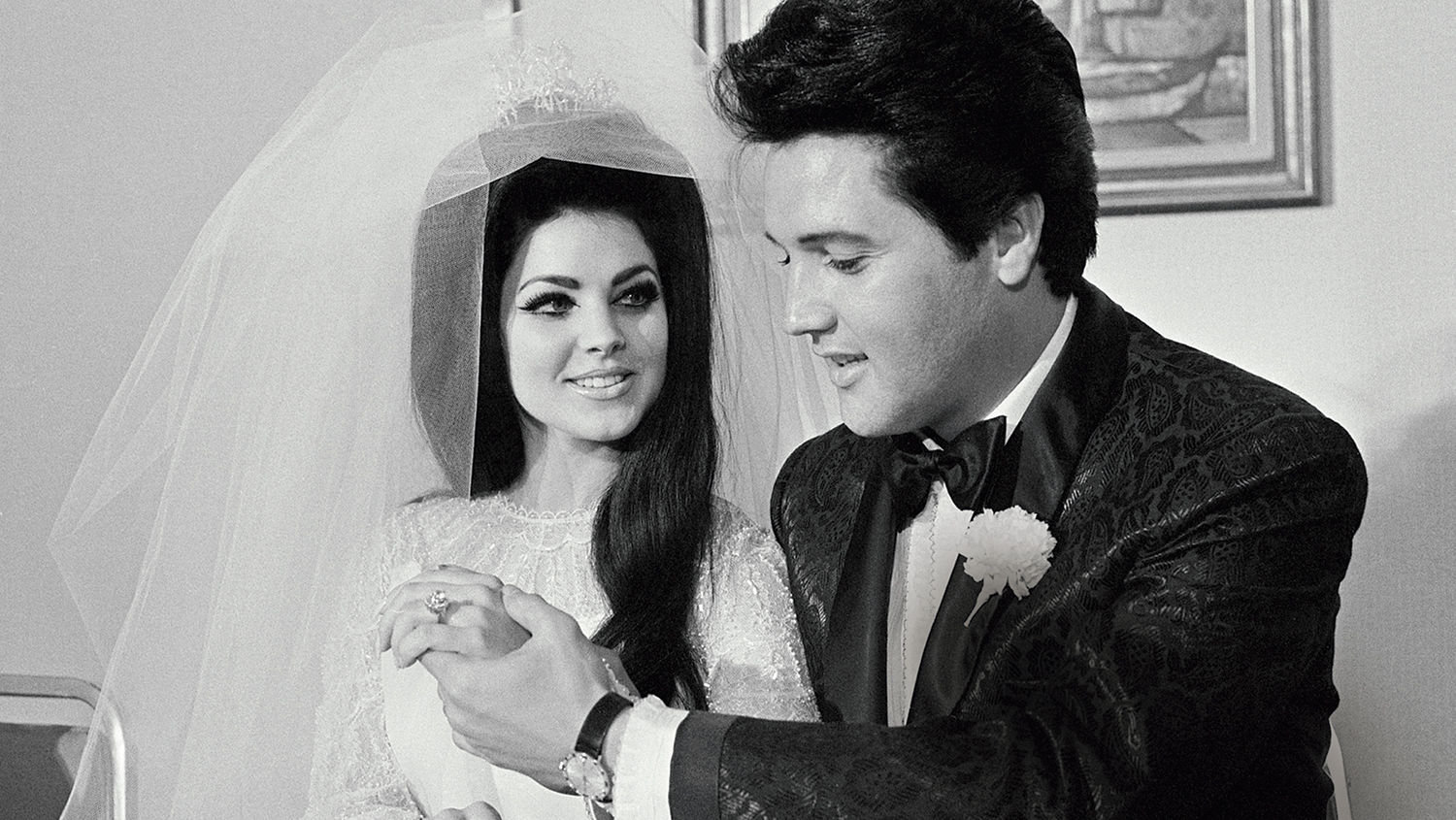 Em documentário, viúva de Elvis Presley diz que ele cometeu suicídio