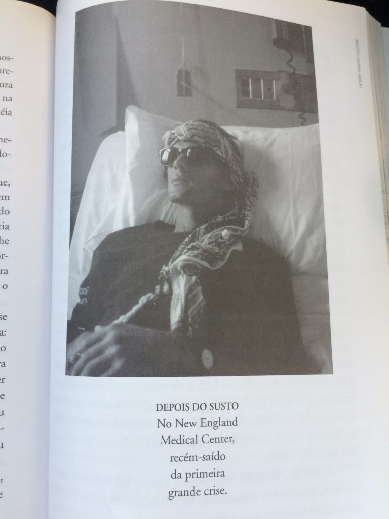 Cazuza morreu no dia 7 de julho de 1990 devido a um choque séptico causado pela AIDS, deixando saudade eterna nos brasileiros. 