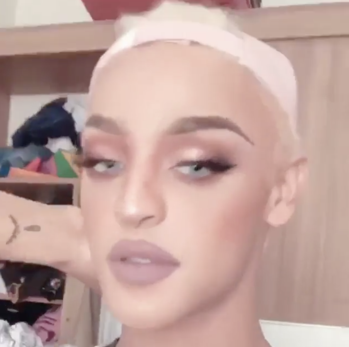 Pabllo Vittar recebe curtida de Rihanna e fica 'passada'