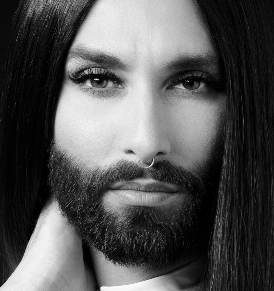 Conchita Wurst, a 'mulher barbada', conta ser HIV positivo