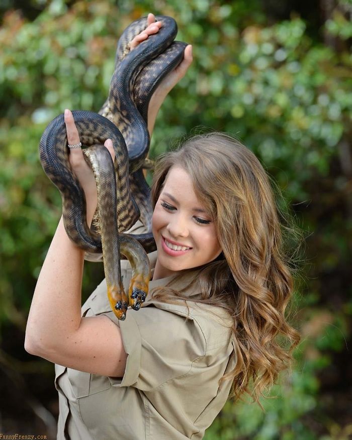 Filha do 'Caçador de Crocodilos' segue os passos do pai