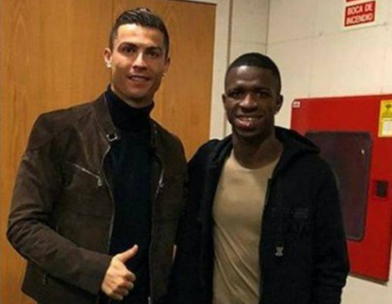 Vinicius Júnior se vê ensinando 'passinho de funk' a Cristiano Ronaldo