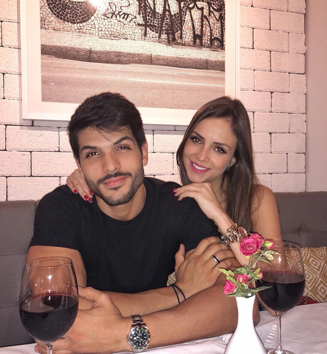 Lucas Fernandes, do "BBB18", reata com noiva Ana Lúcia