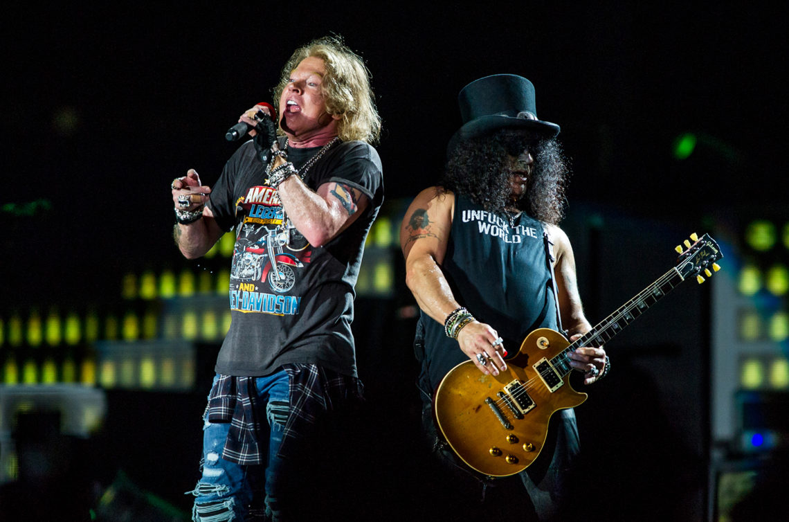 Guns N' Roses exclui música racista e homofóbica de box comemorativo