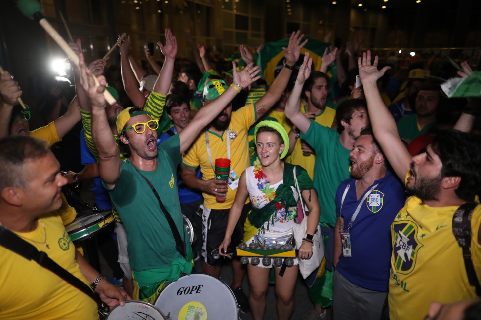 Copa vira Carnaval em Moscou com torcida brasileira