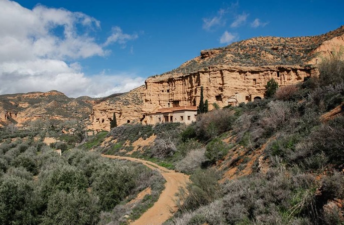 O Bairro de Cuevas, em Guadix, na Espanha, tem o maior complexo de cavernas habitáveis da Europa.