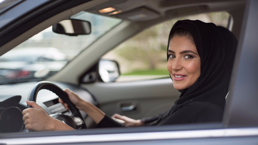 Arábia Saudita entrega primeiras habilitações a mulheres