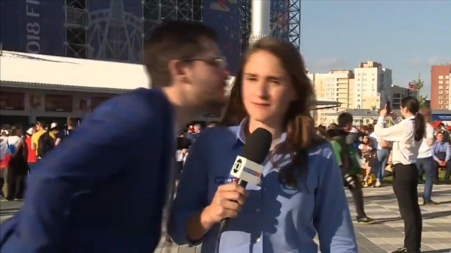 Torcedor tenta beijar repórter da Globo antes de entrada ao vivo
