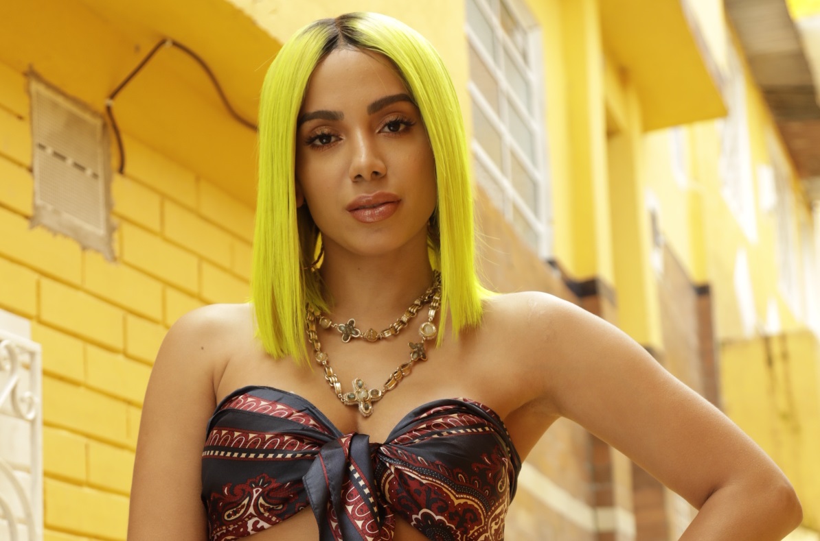 Anitta rebate críticas sobre o desempenho de 'Medicina' fora do Brasil
