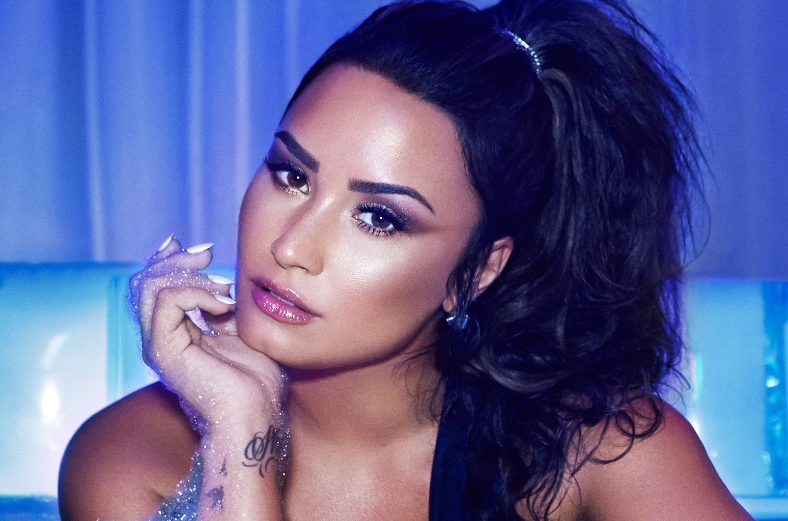 Demi Lovato é internada com suspeita de overdose de heroína