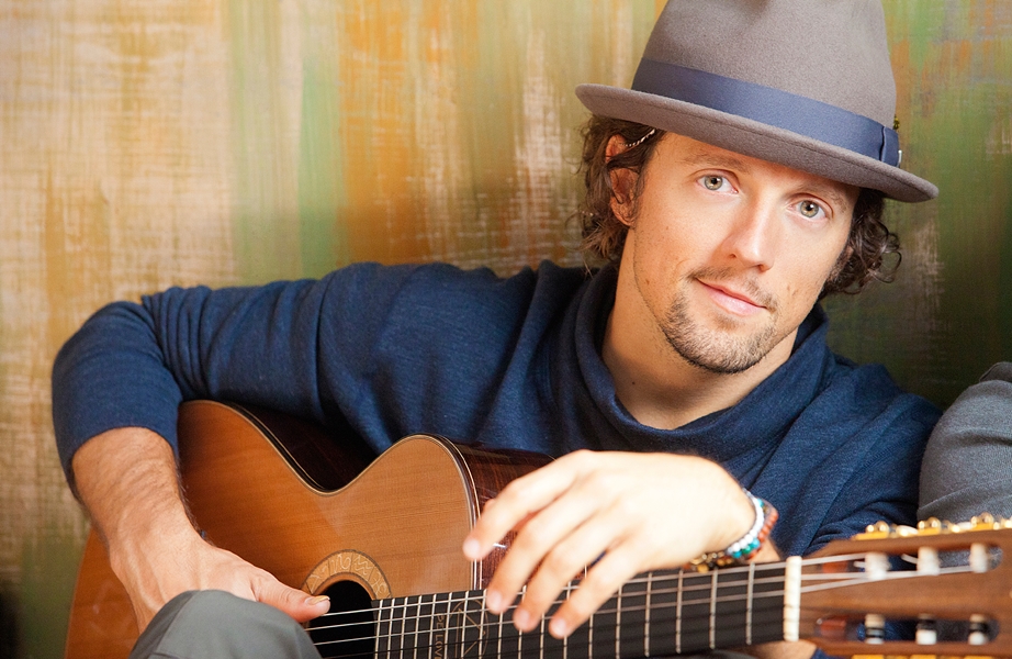 Jason Mraz fala sobre bissexualidade e admite que saía com homens enquanto namorava sua esposa