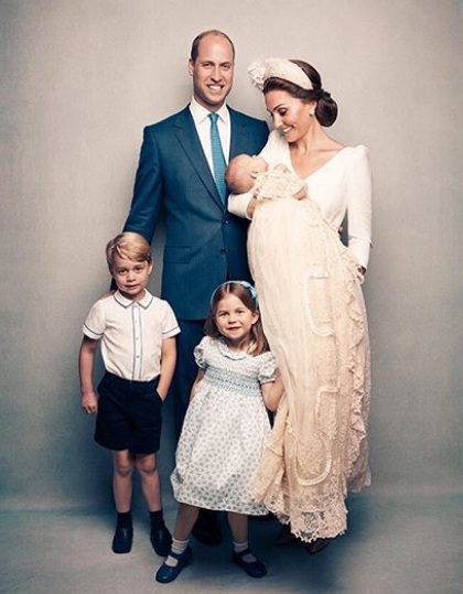 Terceiro filho de Kate Middleton e príncipe William é batizado em Londres