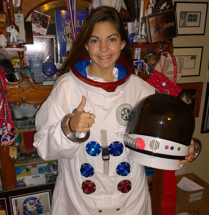 Nasa prepara garota de 17 anos para viagem a Marte
