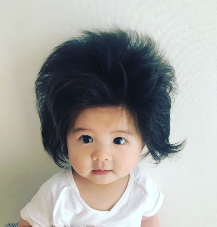 Bebê cabeluda enlouquece a internet