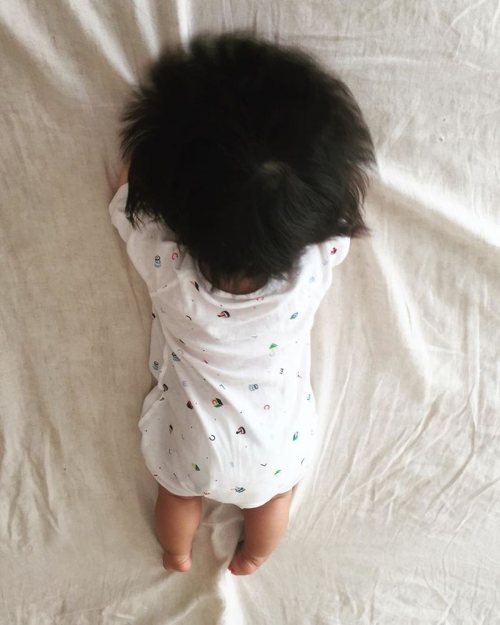 Bebê cabeluda enlouquece a internet