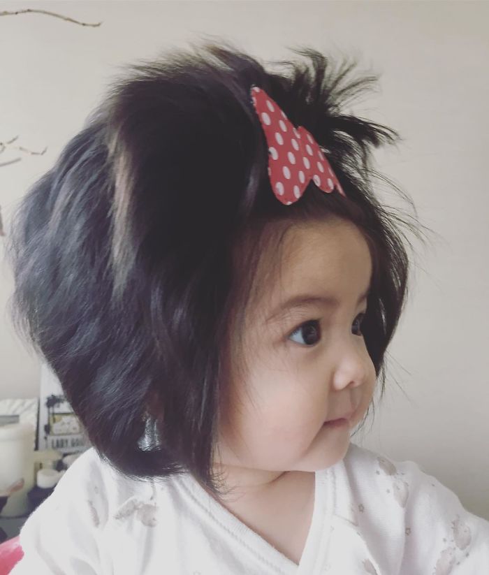 Bebê cabeluda enlouquece a internet