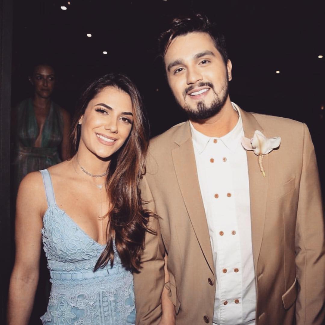 Luan Santana rebate comentário de que Jade ganha salário de R$ 10 mil para ser sua namorada