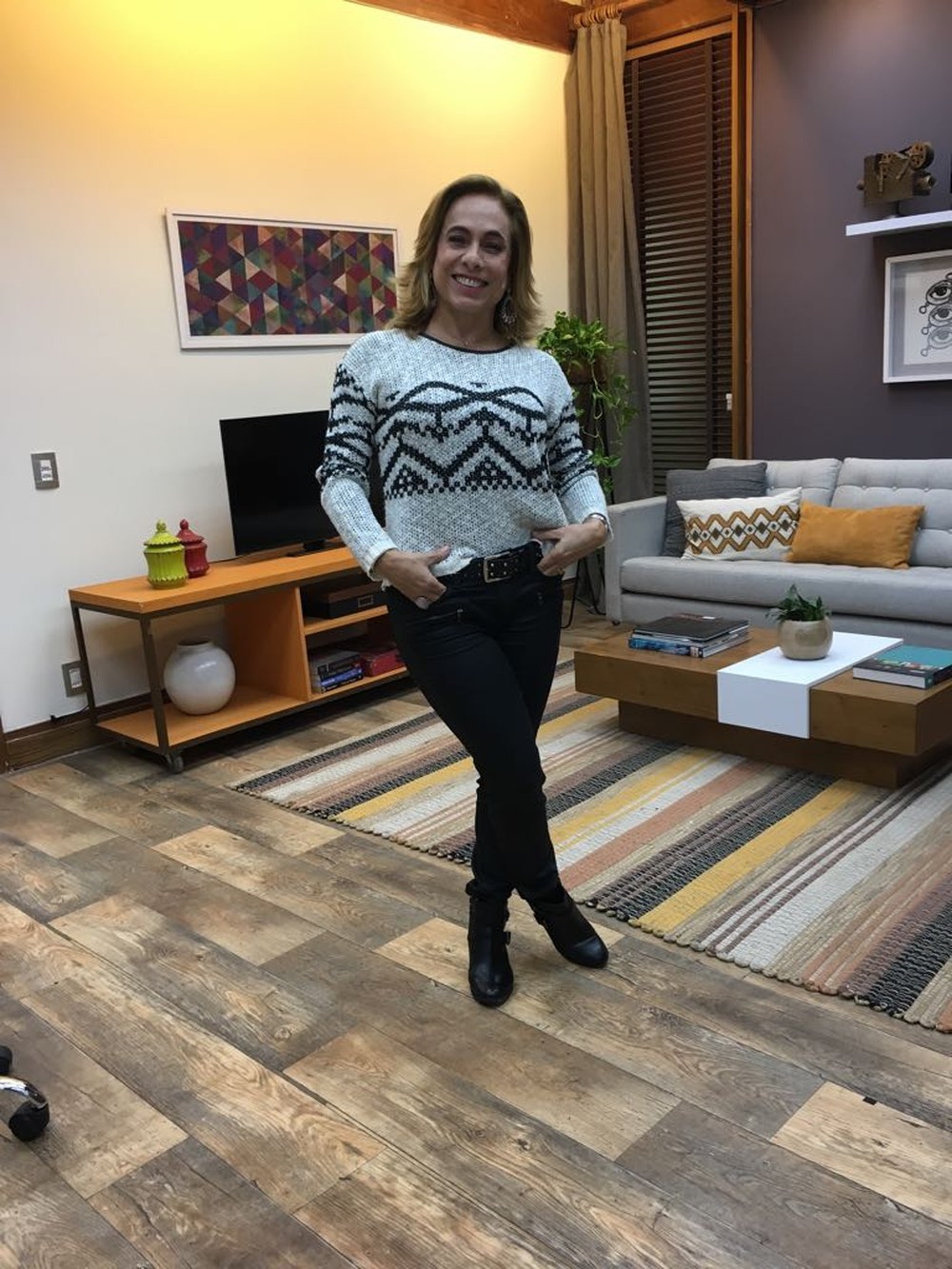 Cissa Guimarães comete gafe e confunde 'É de Casa' com 'Vídeo Show'