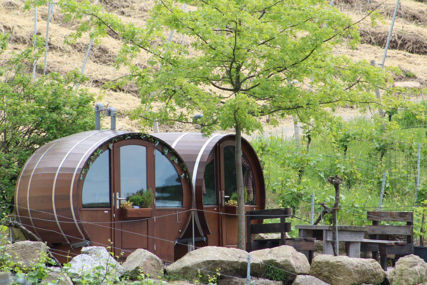 Barris têm camas, banheiro e jardim privado neste hotel na Alemanha
