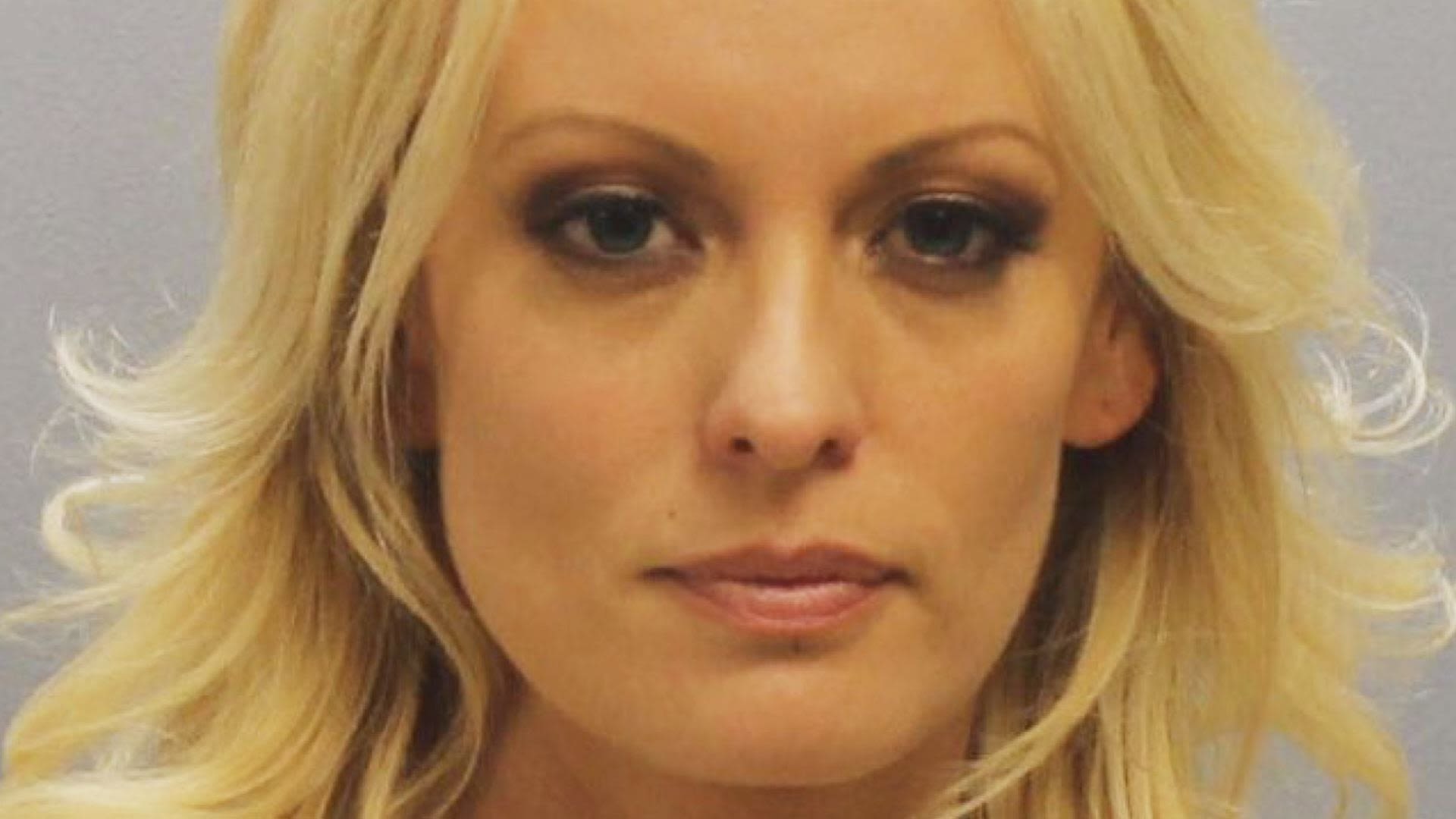 Atriz pornô diz que sexo com Trump durou '2 minutos'