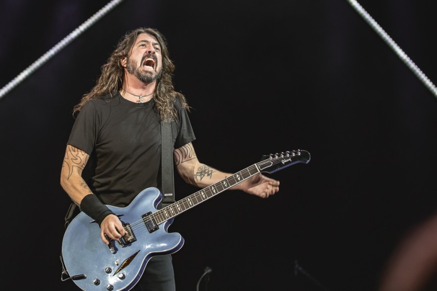 Dave Grohl perde a voz e Foo Fighters cancela dois shows
