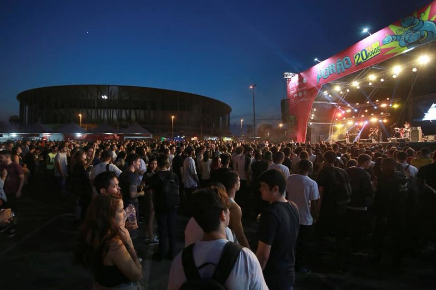 Em tempos em que os festivais têm ingressos caríssimos, os do Porão são acessíveis. Fundamental para que seja um evento democrático.