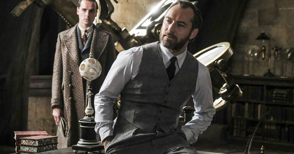 Ezra Miller garante que Dumbledore aparecerá abertamente gay em novo 'Animais Fantásticos'