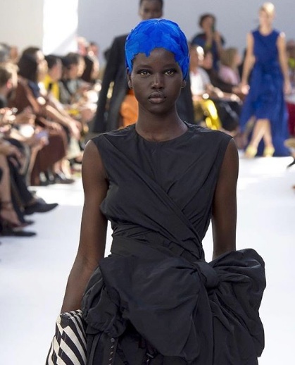 A sudanesa Adut Akech Bior é a modelo sensação das semanas de moda de NY, Londres, Milão e Paris