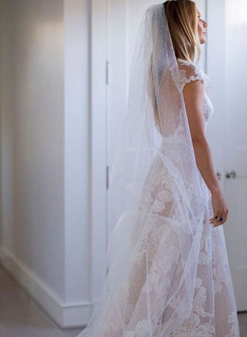Gwyneth Paltrow abre álbum de casamento