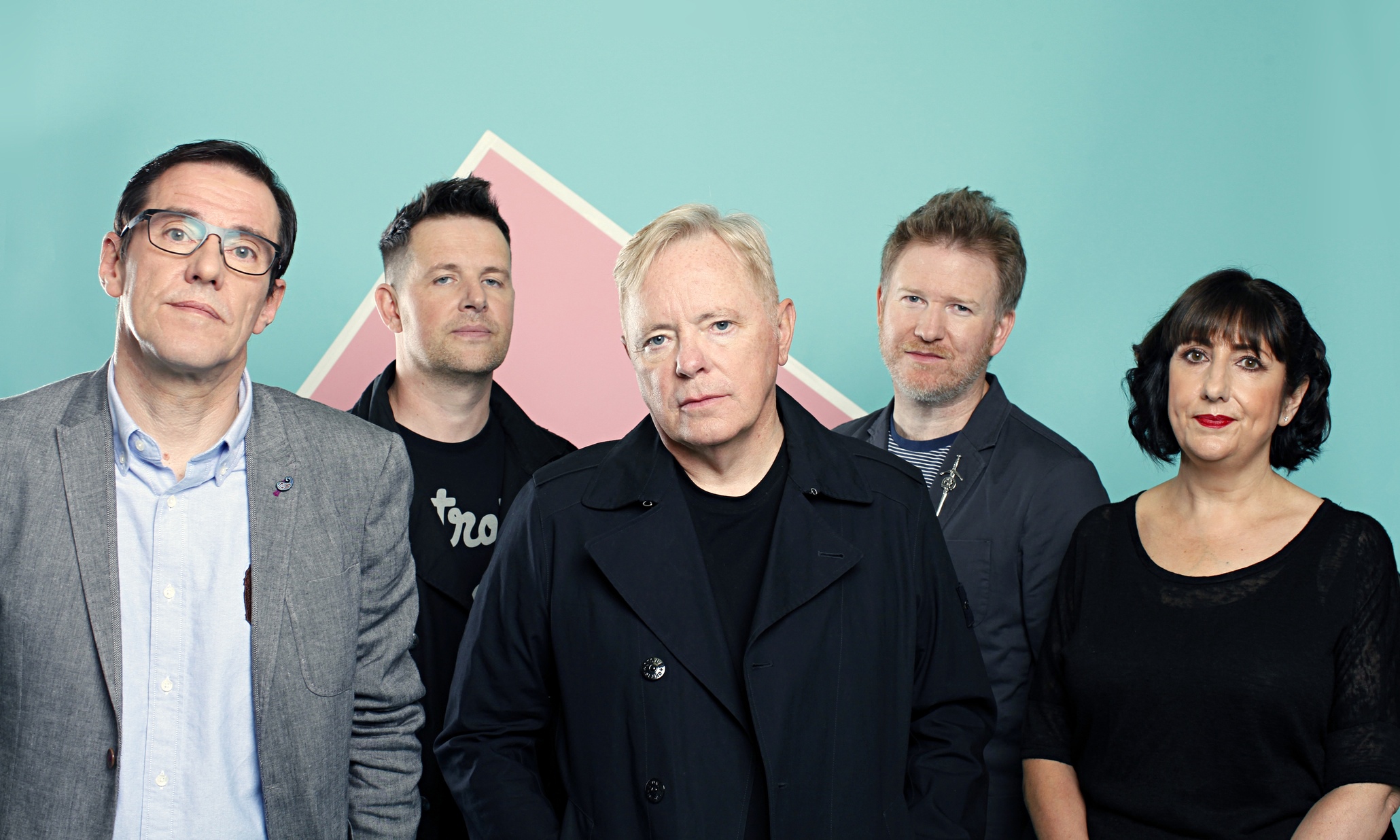 New Order: 'Música dos anos 80 é combinação perfeita de ritmo com melodia'