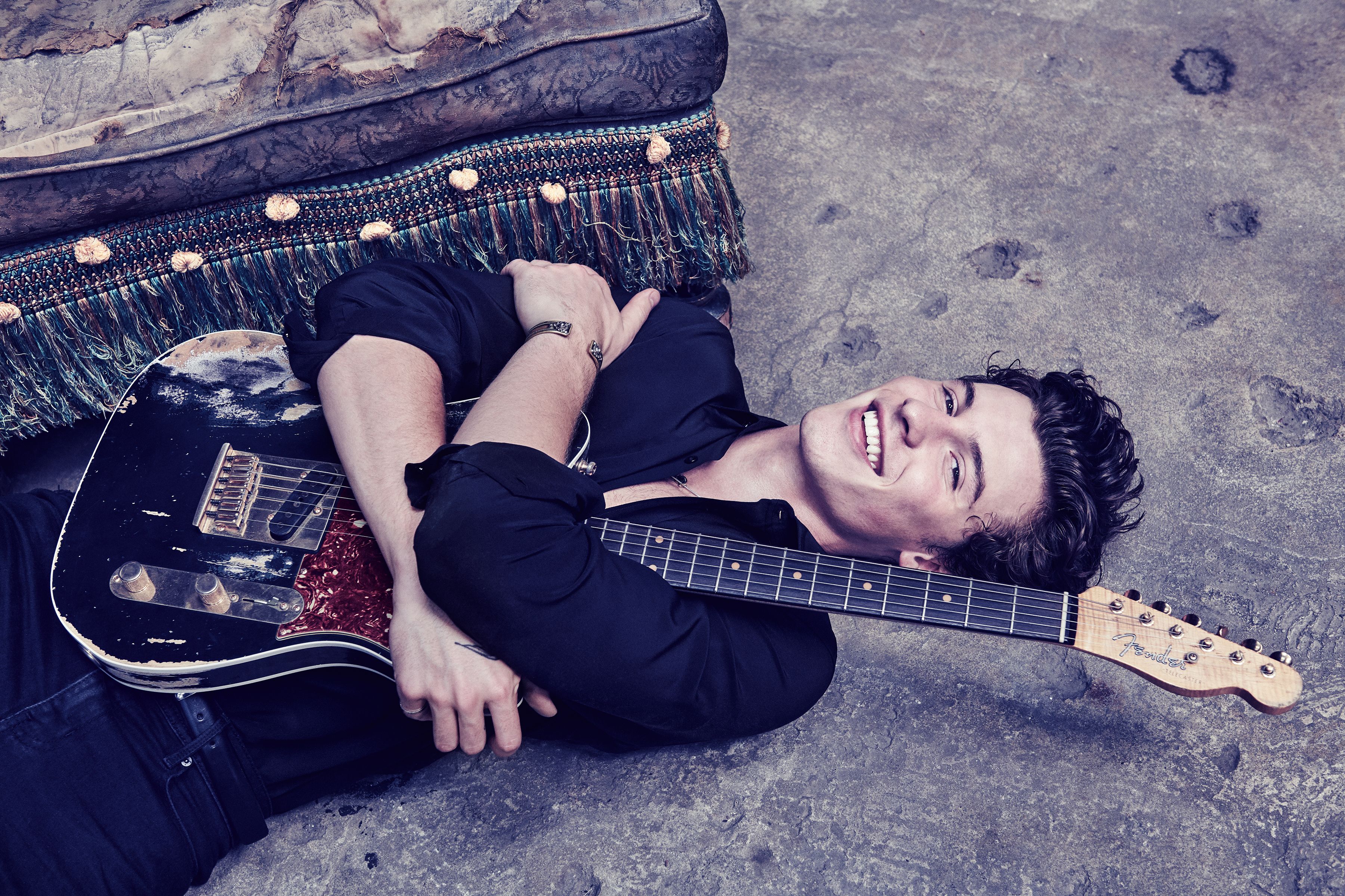 Shawn Mendes fala sobre amor, Hailey Baldwin e drogas: "Eu amo maconha"
