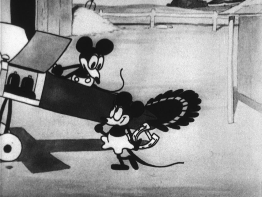 Lillian, esposa de Walt, achou o nome Mortimer muito pretensioso e sugeriu Mickey. A partir daí, nascia um astro!