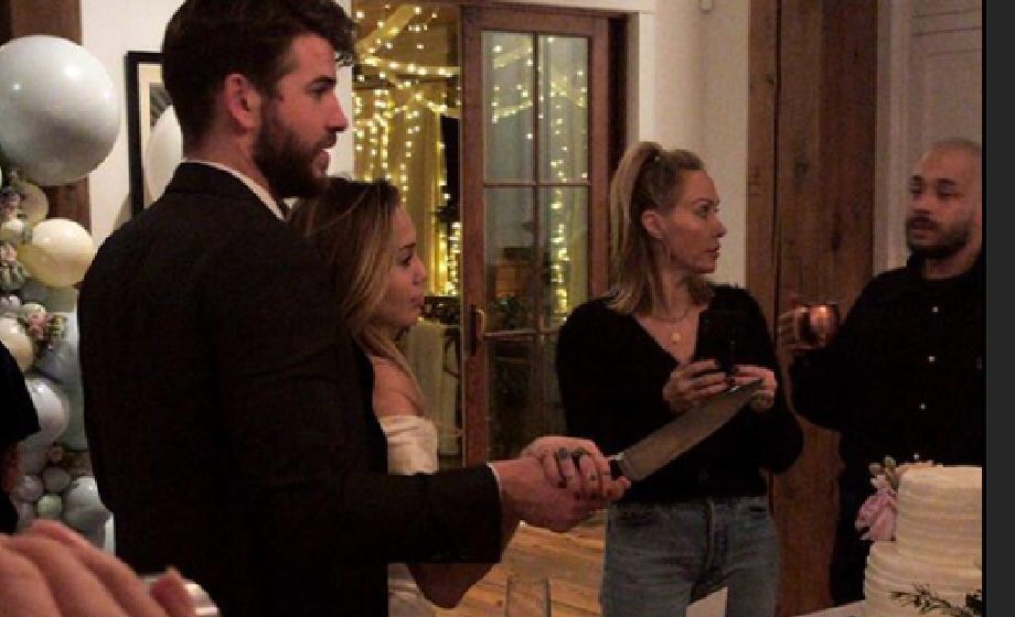 Com cerimônia íntima, Miley Cyrus e Liam Hemsworth se casam em segredo
