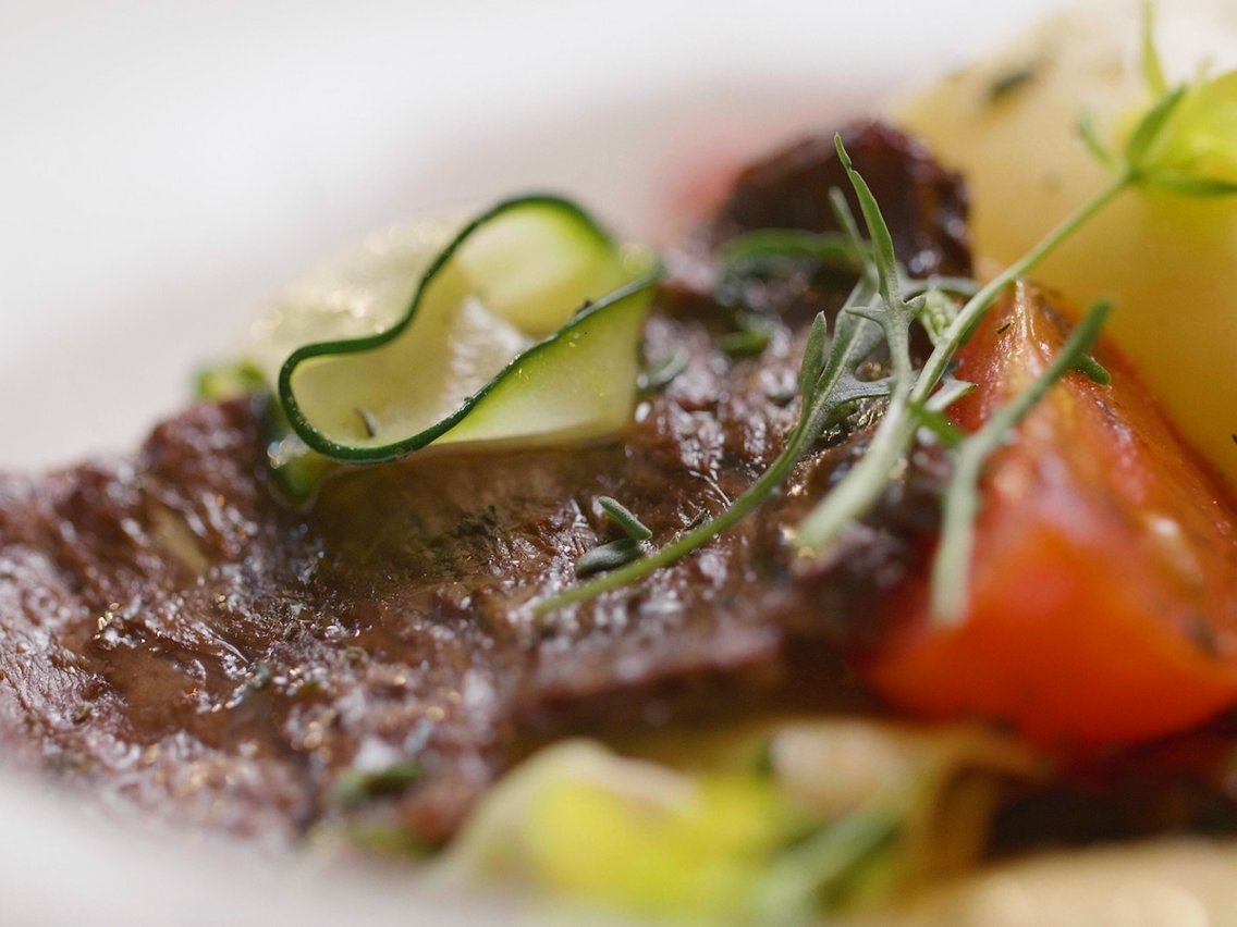 Bife bovino é produzido em laboratório pela primeira vez