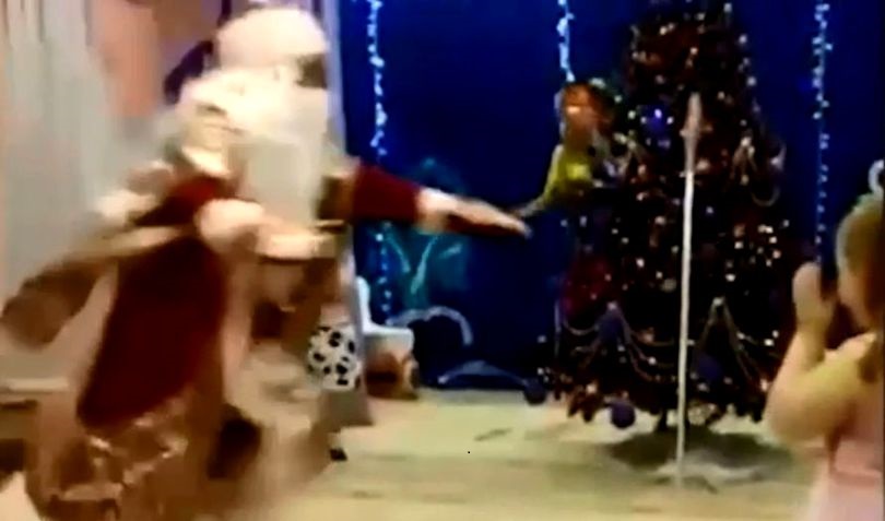 Papai Noel sofre infarto fulminante e morre na frente de crianças