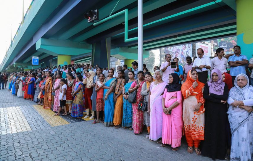 5 milhões de mulheres protestam por proibição em templo