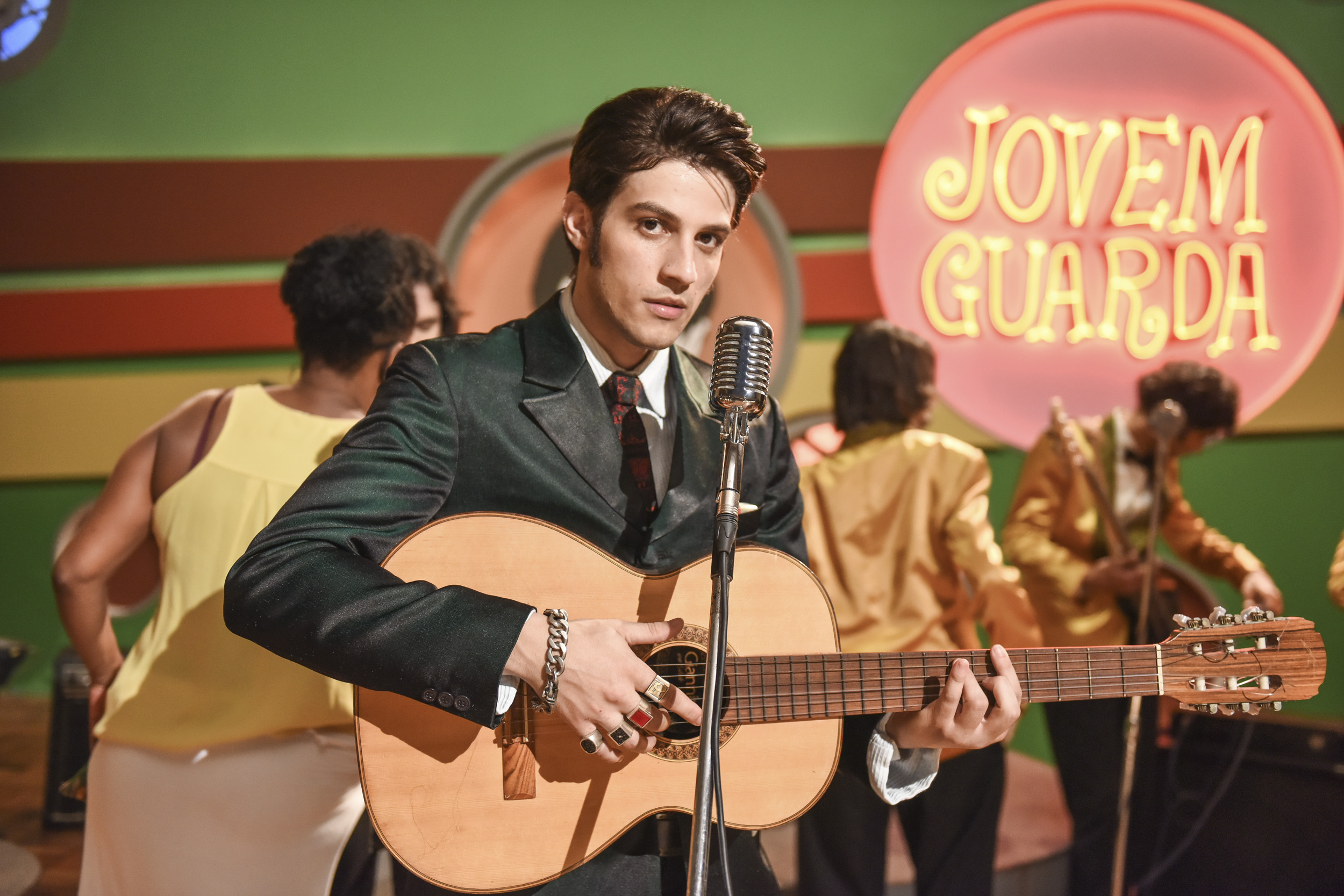 Chay Suede: 'Filme sobre Erasmo Carlos é para cantar no cinema'