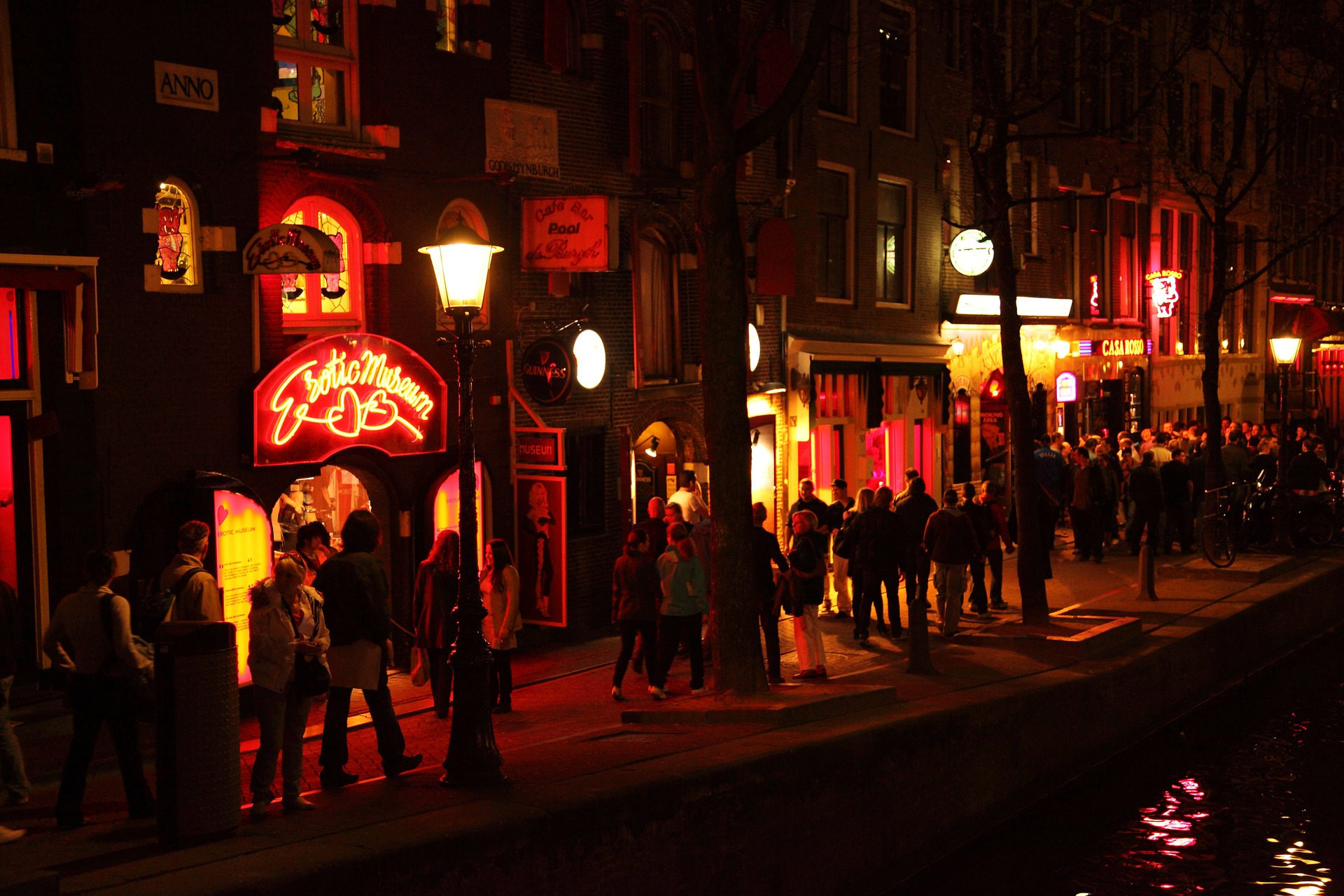 Amsterdã: tours pelo Distrito da Luz Vermelha serão proibidos em 2020