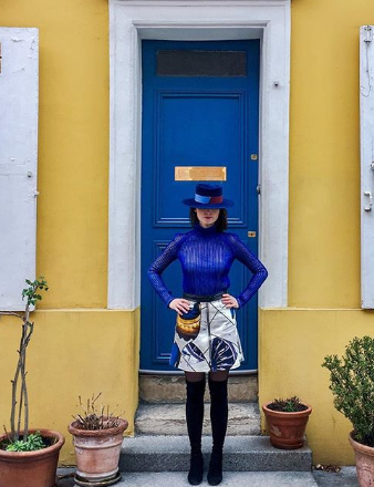 Rua de Paris vira moda entre turistas no Instagram e moradores protestam