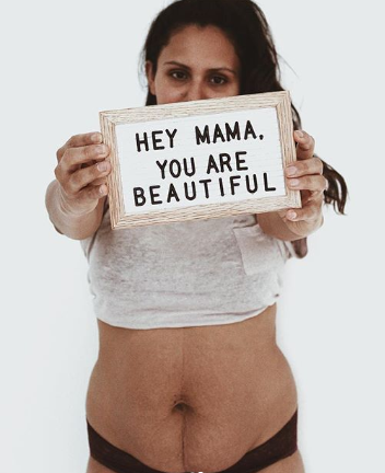 Mãe de cinco, americana discute beleza pós-maternidade nas redes