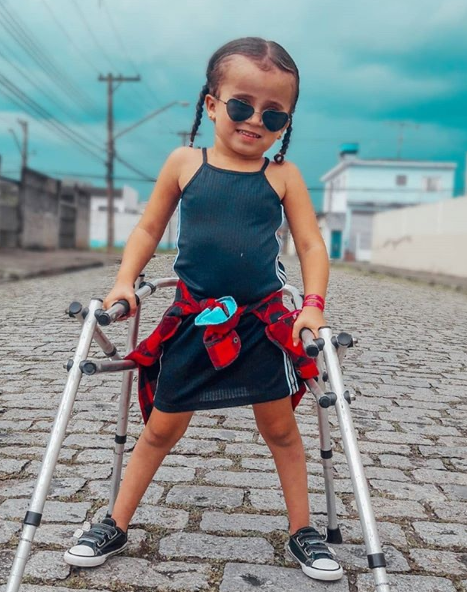 Inspiração: Sophia tem hidrocefalia e sua família descobriu quando ela tinha 1 ano de idade.