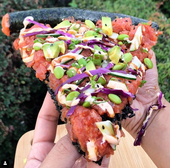Restaurante asiático serve hambúrguer, pizza, donut e taco de sushi, na Flórida