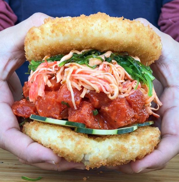Restaurante asiático serve hambúrguer, pizza, donut e taco de sushi, na Flórida